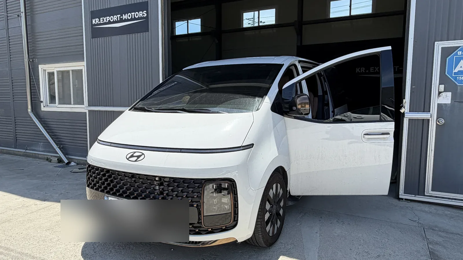 Hyundai Staria — delivered to Бишкек